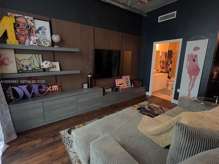 2100 Van Buren St #222 — Photo 12