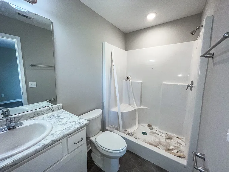 105 Callaway Cres — Photo 12