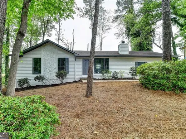 396 Independence Dr, Jonesboro, GA 30238