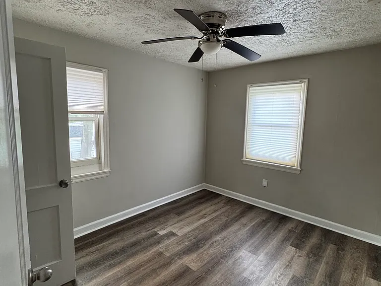 211 S Emerson Ave — Photo 11