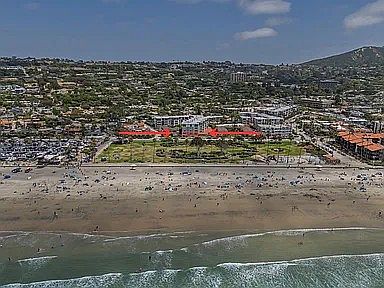 Prime location across from Kellogg Park and the beach at La Jolla Shores