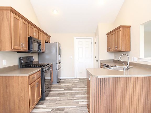 5th image of 209 Ballenshire Ln
