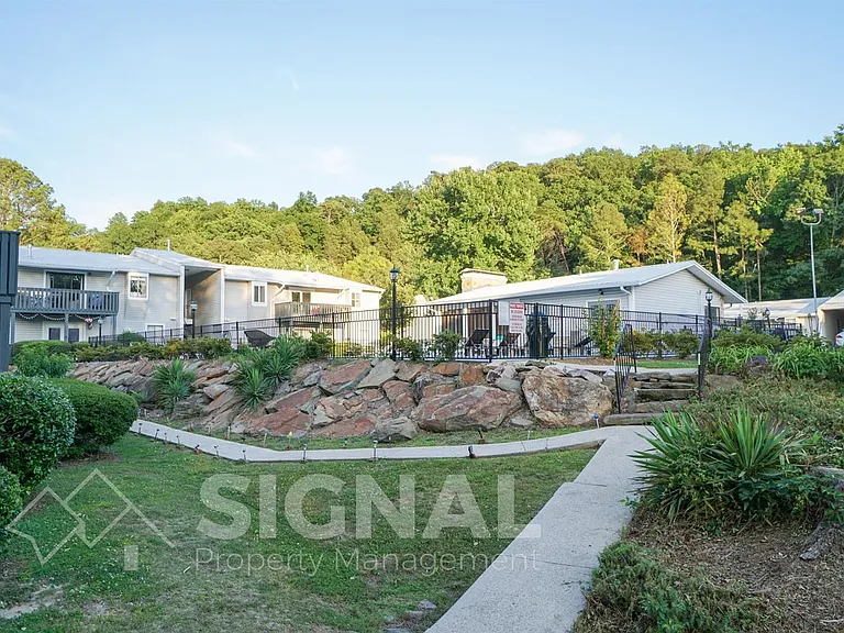 616 Woodland Vlg — Photo 3