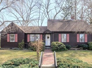 22 Macarthur Rd, Wellesley, MA 02482