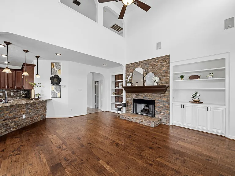 7211 Savannah Glen Ln W — Photo 14