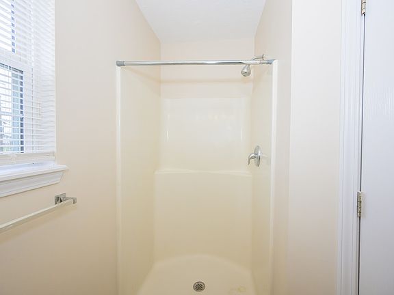5th image of 128 Skyline Dr #1