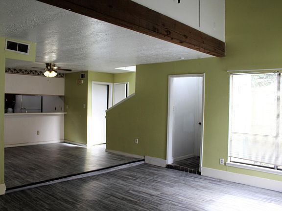 21'x 18' Open concept first floor Living Room.
14' x 14' Dining Room. Entire home with low cost LED lighting!