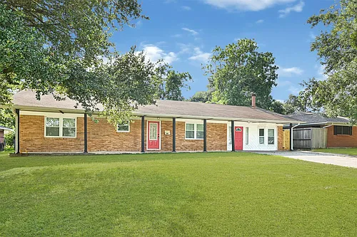 1806 Clayton Dr Photo 1