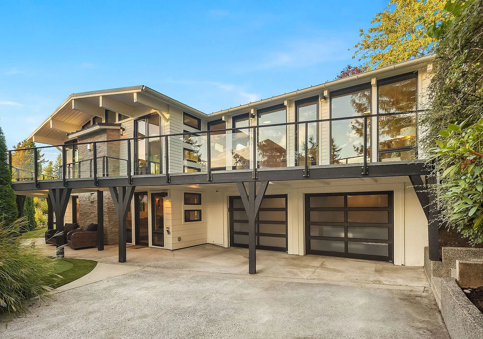 Kirkland West of Market - Luxury 3 Bedroom 3 Bath Home — Photo 2