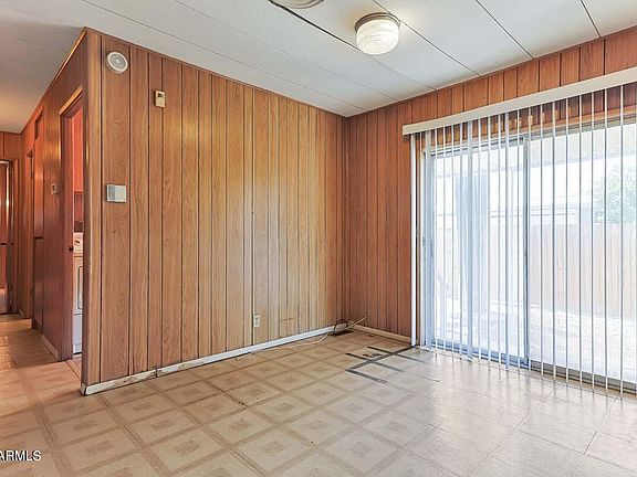 3rd image of 135 E INGLEWOOD Street