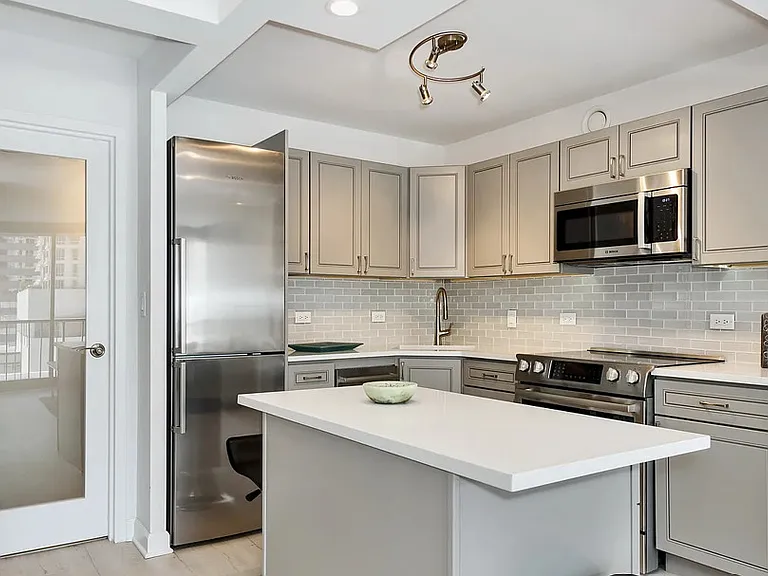 10 E Ontario St #1301 — Photo 2