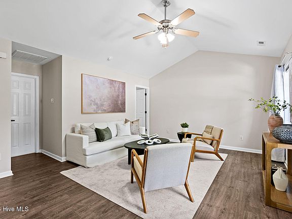 2nd image of 9318 Straightway Drive NE