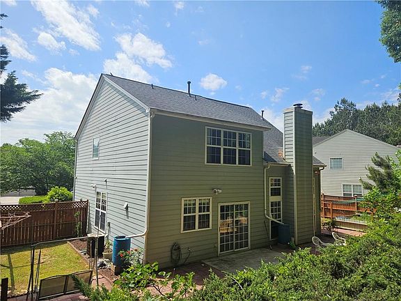 3rd image of 2608 Davenham Ln