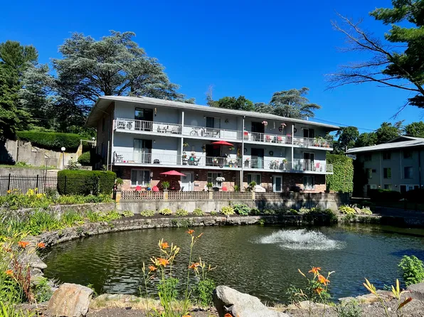 4610 Post Rd #12, East Greenwich, RI 02818