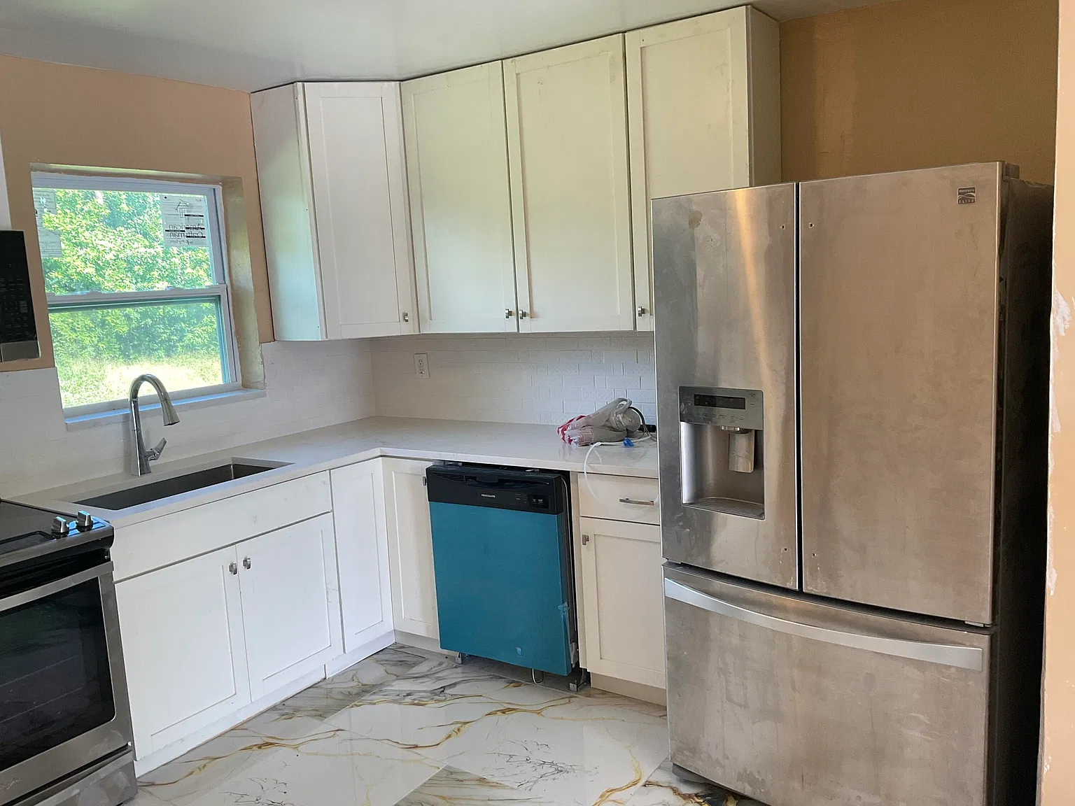 2 bed, 1.0 bath, 754 sqft, $2,400 — Photo 4