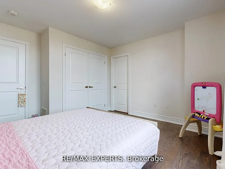 167 Frederick Pearson St — Photo 35