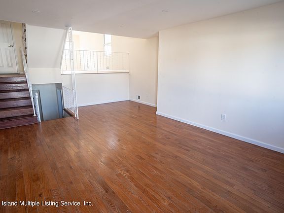 5th image of 103 Cranford Ave