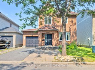 114 Ashmore Dr, Ottawa, ON K2G 7B3