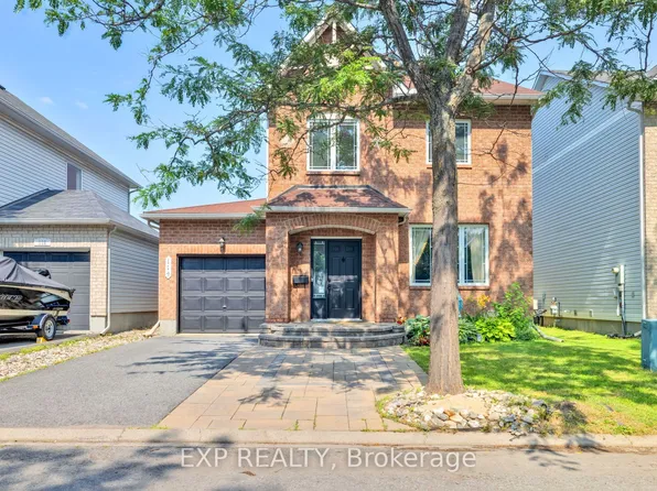 114 Ashmore Dr, Ottawa, ON K2G 7B3