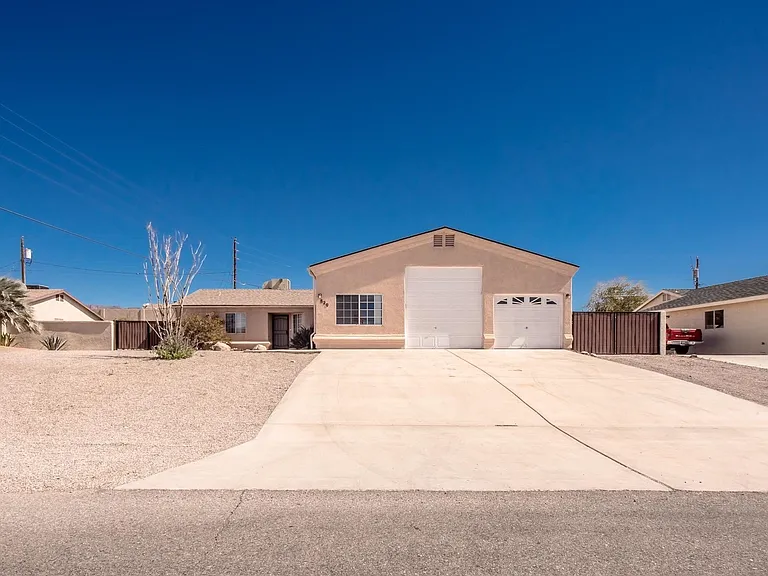 Pueblo Dr — Photo 1