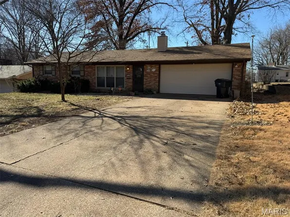 13 Beth Ann Dr, Belleville, IL 62221
