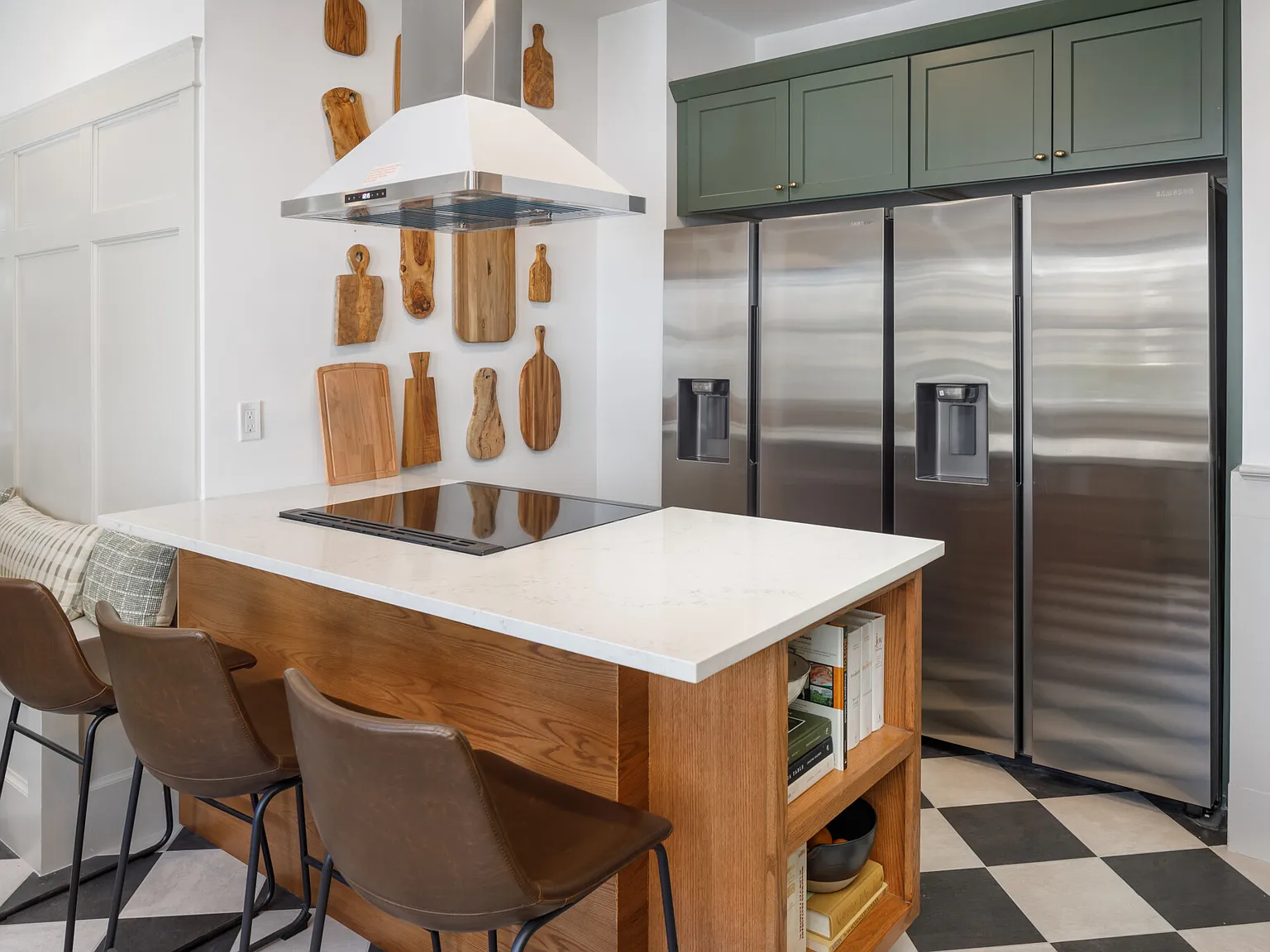 1 bed, 1.0 bath, 5500 sqft, $2,650 — Photo 4