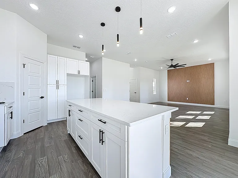 2121 Broad Water Dr — Photo 22