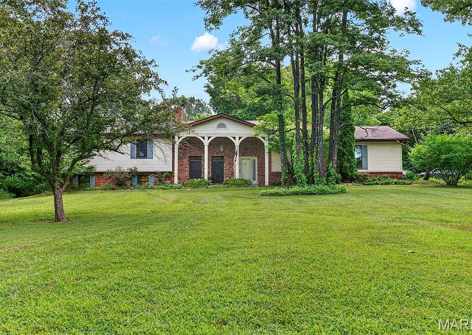 1st image of 164 Country Squire Ln