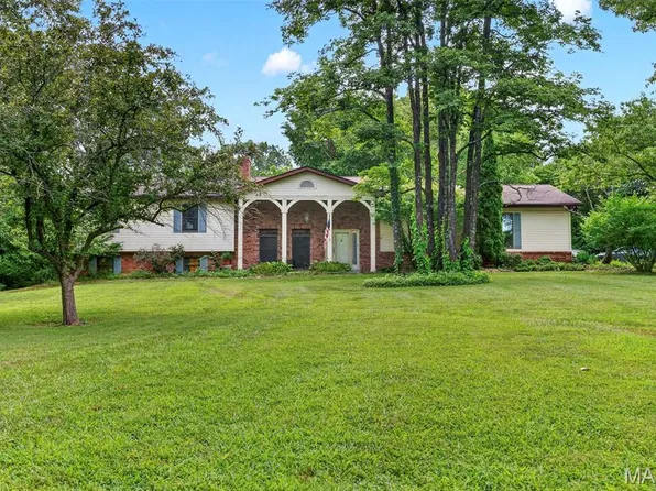 164 Country Squire Ln, Washington, MO 63090
