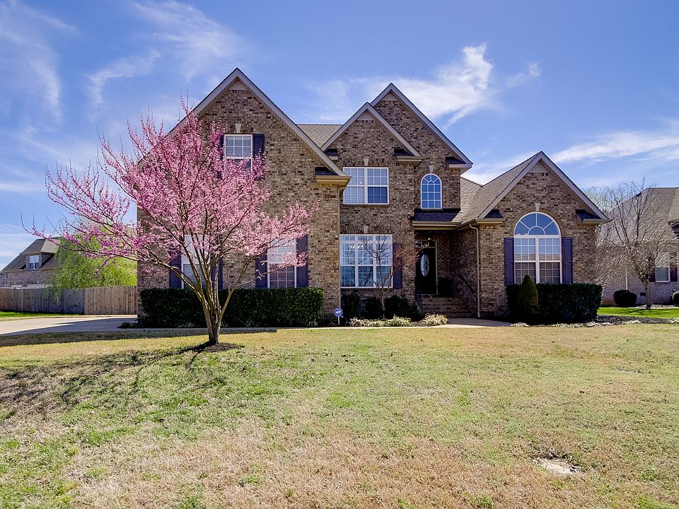 1st image of 440 Garden City Dr