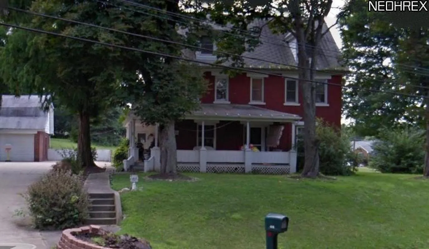 4318 Middlebranch Ave NE photo 1
