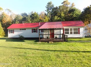 25 Gabriel Rd, Corinth, NY 12822