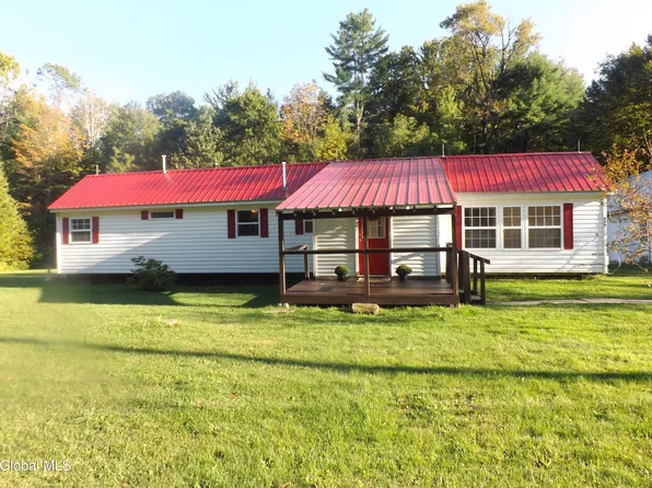 25 Gabriel Road, Corinth, NY 12822