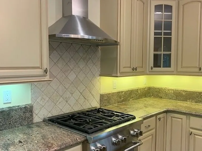 925 Roble Ave — Photo 9