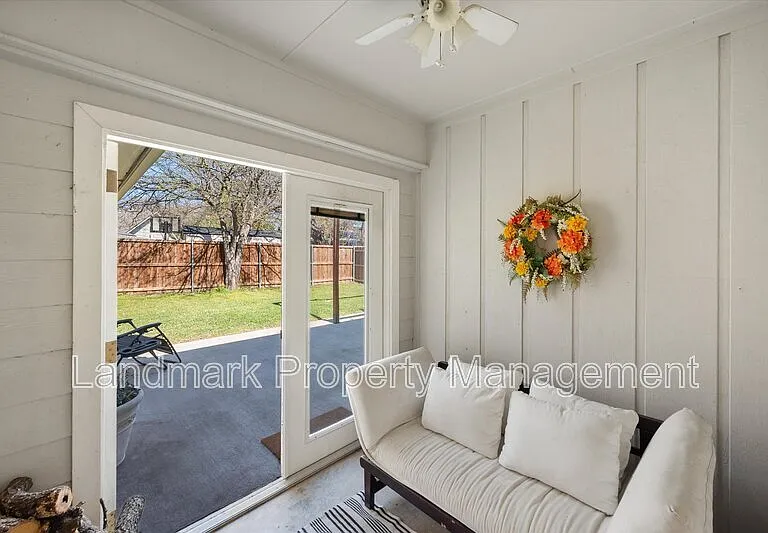 1415 Moss Rose Cir — Photo 33
