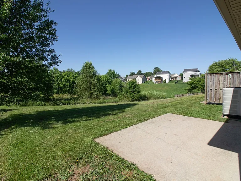 134 Twin Lakes Dr — Photo 27