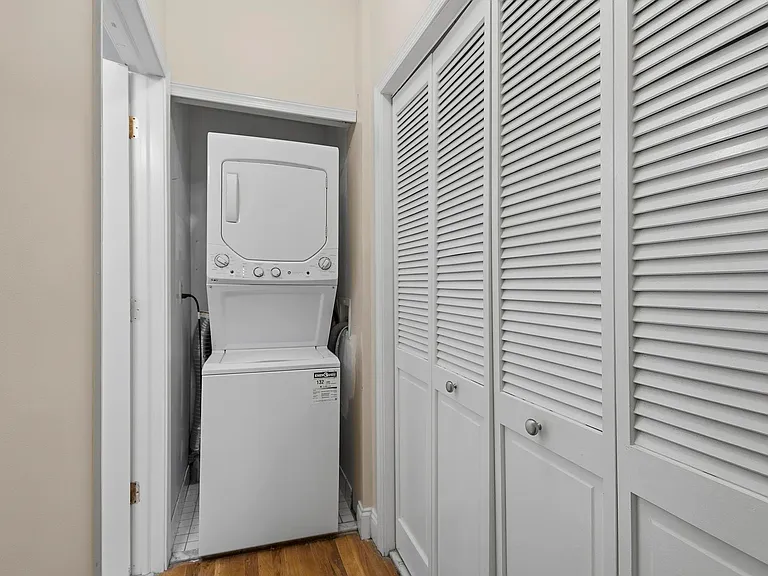 416 Grand St #3B — Photo 16