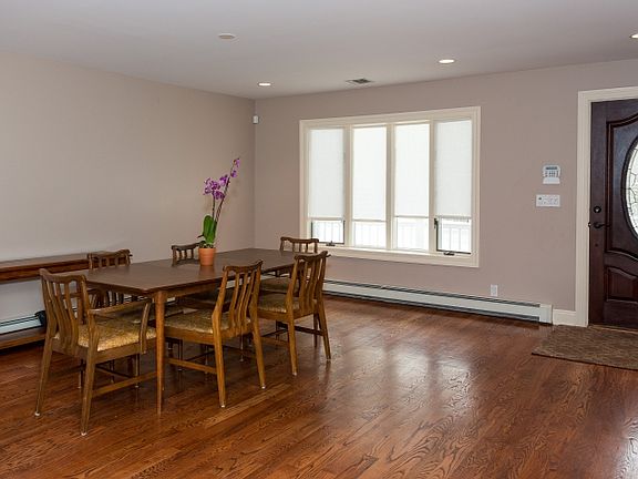 5th image of 106 Hillwood Ln