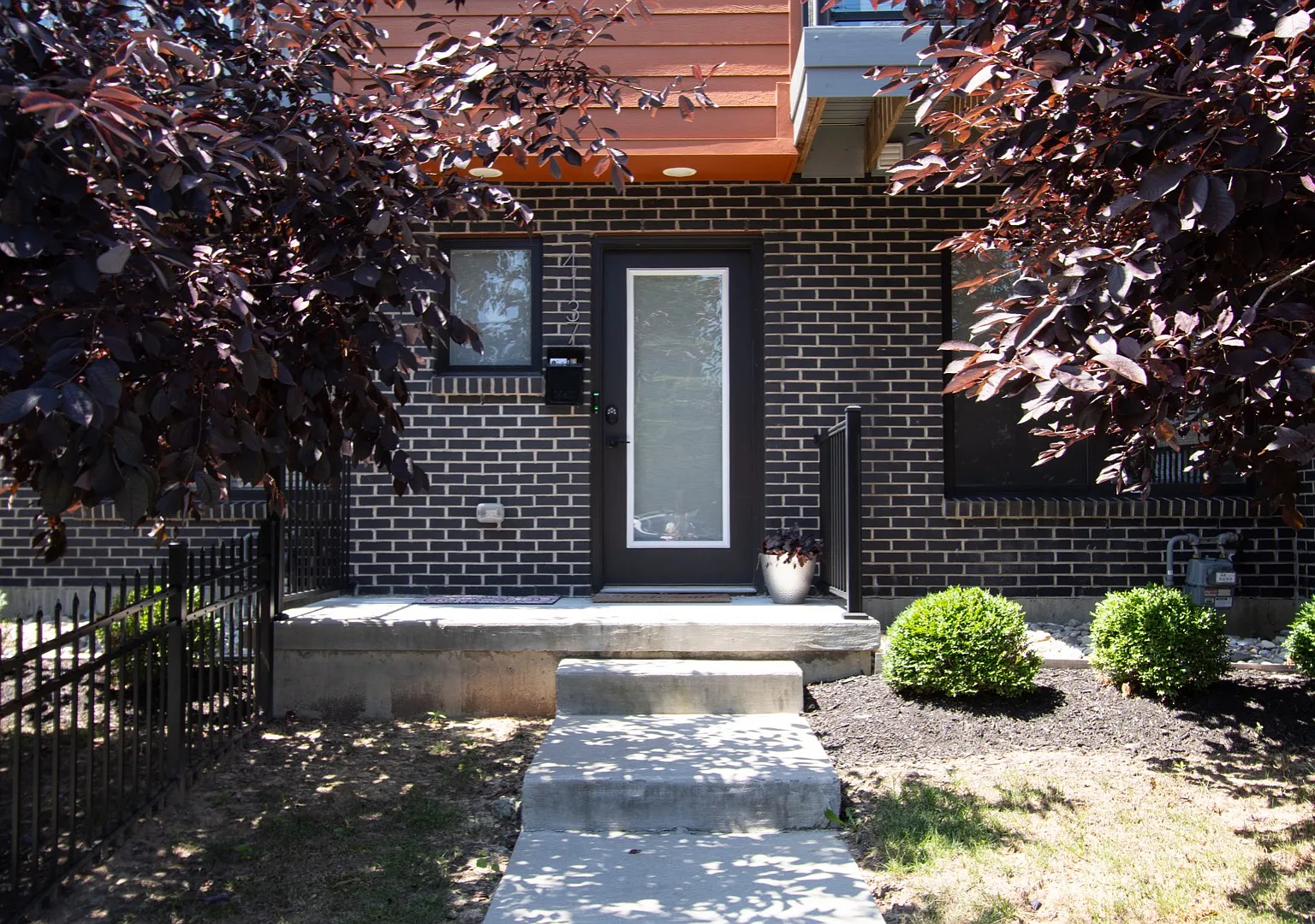 4137 Taylor Ave - 4137 - unit 1 — Photo 2