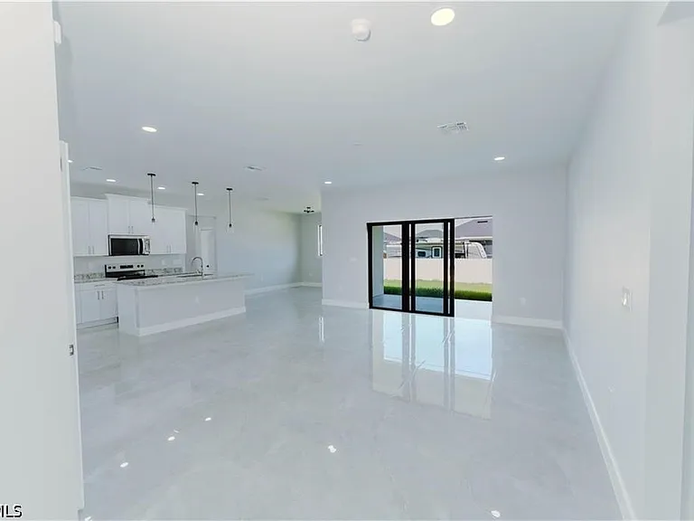 4705 Diane Ave S — Photo 2