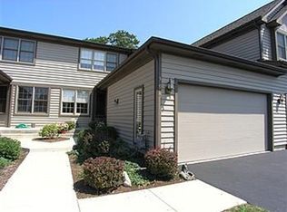 306 Kazimour Dr, Pt Barrington, IL 60010