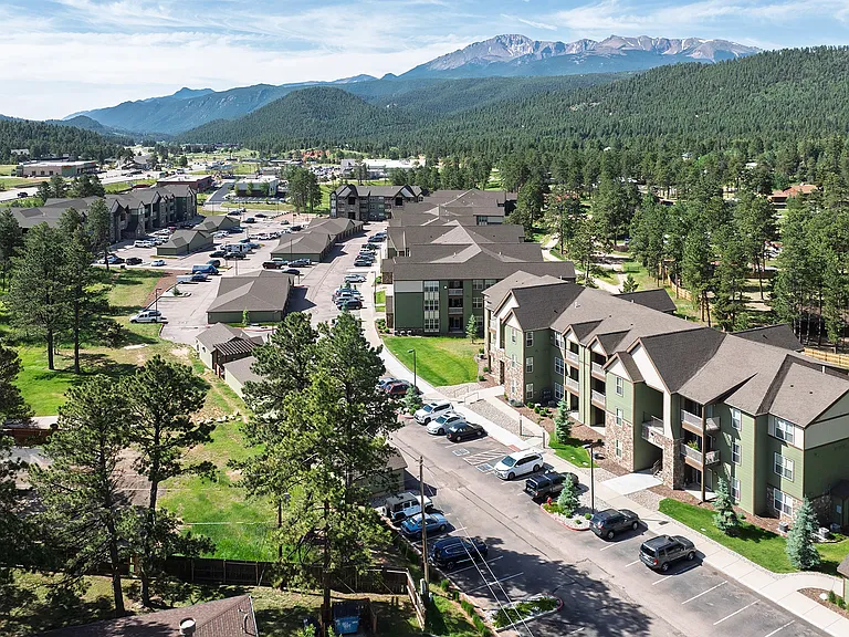 Trail Ridge at Woodland Park Apartments — Photo 40