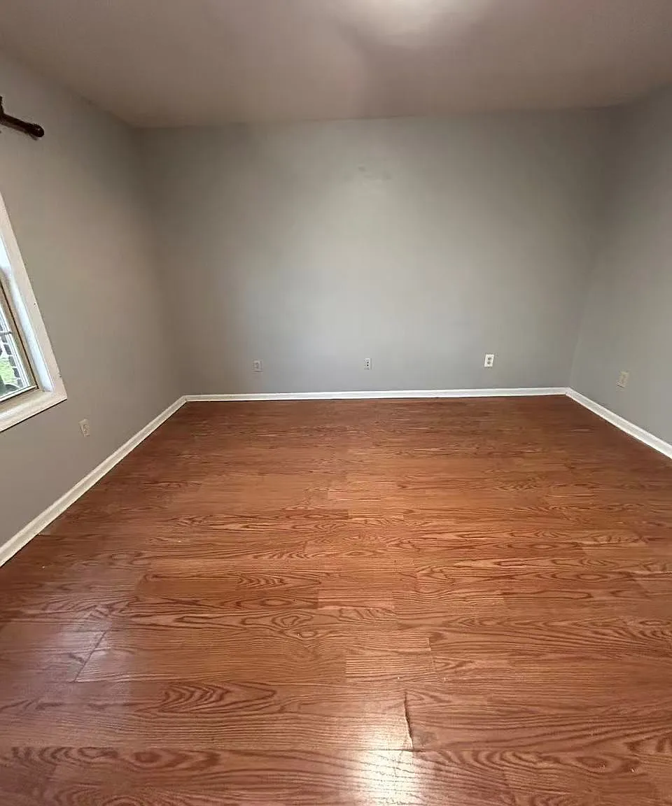 3 bed, 1296 sqft, $1,249 — Photo 3