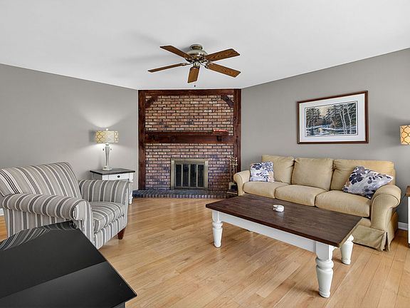 4th image of 6 Charlestown Ct