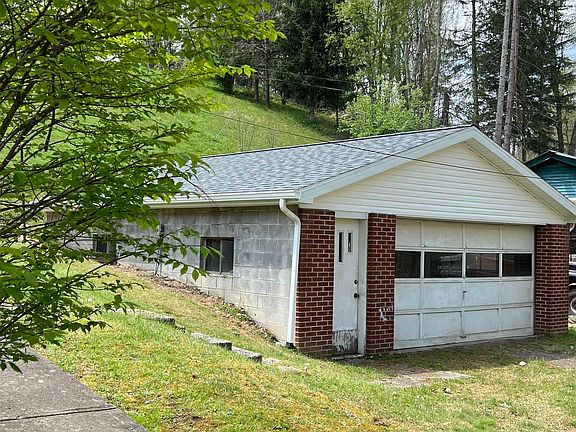 3rd image of 8 Jones Ln
