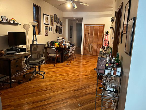 5th image of 1427 N Leavitt St #1
