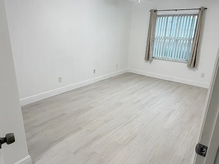 9801 Turf Way — Photo 8