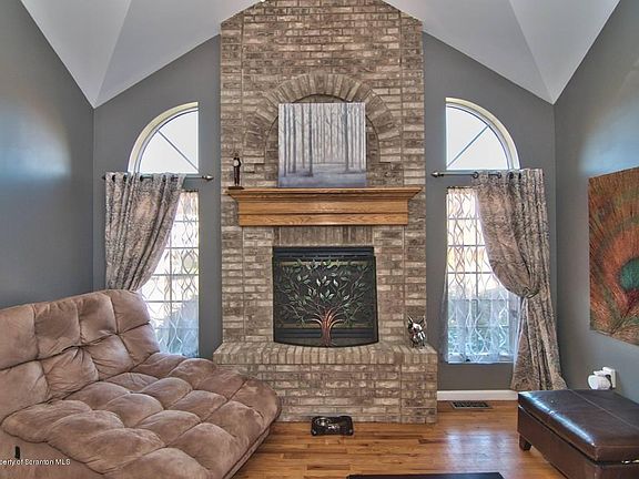 5th image of 109 Shady Lane Dr