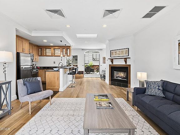 3rd image of 81 Hudson Ave Unit Penthouse A