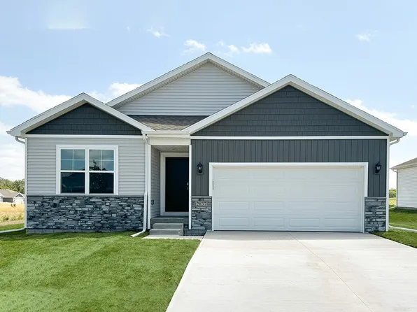 929 8th St NW, Bondurant, IA 50035